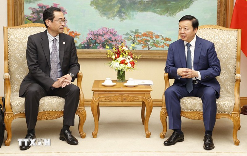 Вице-премьер Чан Хонг Ха принимает г-на Танимото Масаюки. Фото: ВИА