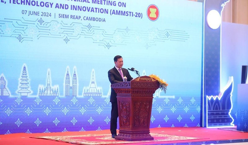 Премьер-министр Камбоджи Хун Манет выступает со вступительной речью. Фото: Fresh News