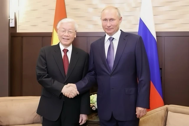 Генеральный секретарь ЦК КПВ Нгуен Фу Чонг и Президент России Владимир Путин. Фото: ВИА