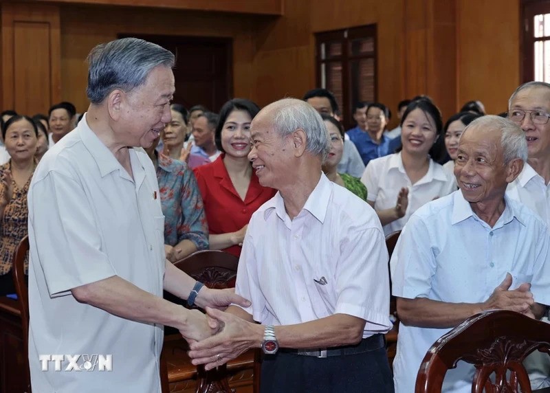 Президент То Лам на встрече с избирателями провинции Хынгйен. Фото: ВИА