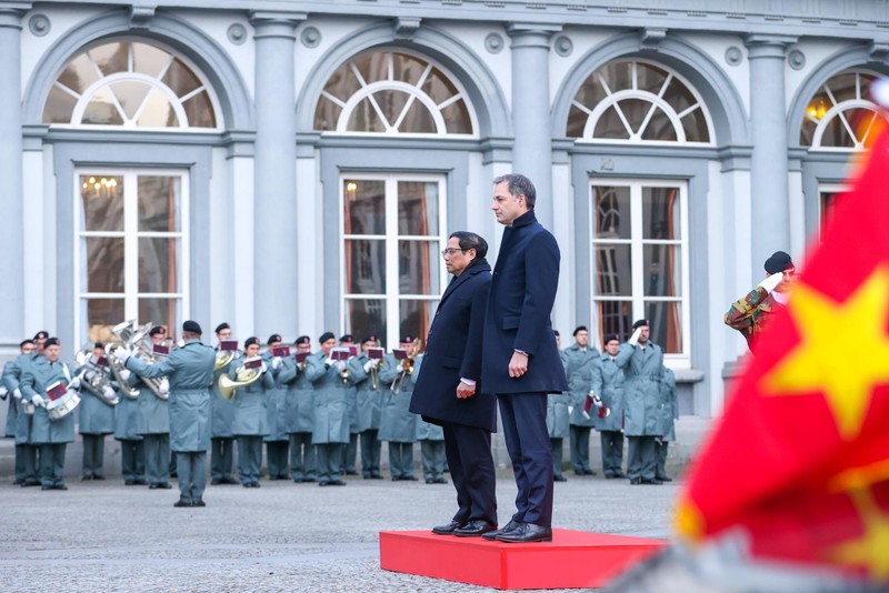 Церемония встречи Премьер-министра Фам Минь Тьиня. Фото: VGP