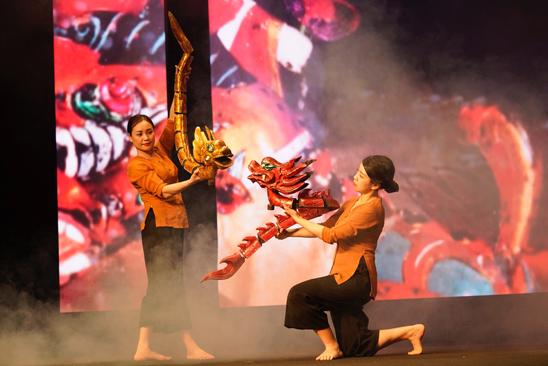 Спектакль «Мечта дракона» на церемонии открытия 36-го Всемирного конгресса МИТ.