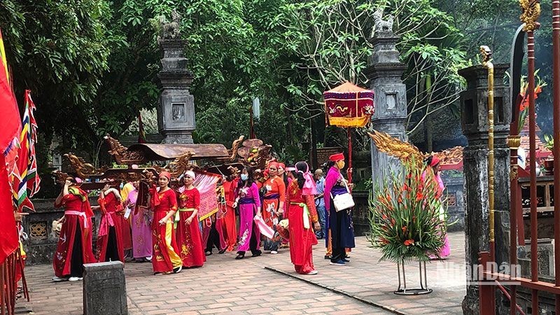 Фестиваль Хоалы в провинции Ниньбинь.