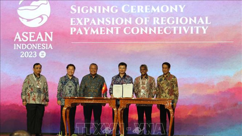 Церемония подписания Меморандума о взаимопонимании по сотрудничеству в сфере региональной платежной связи с центральными банками стран АСЕАН5. Фото: ВИА