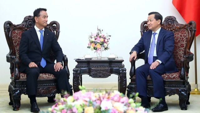 Вице-премьер Ле Минь Кхай и губернатор префектуры Ямагути Мураока Цугумаса. Фото: VGP