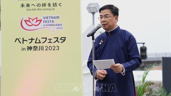 Посол Вьетнама в Японии Фам Куанг Хиеу выступает с речью. Фото: ВИА