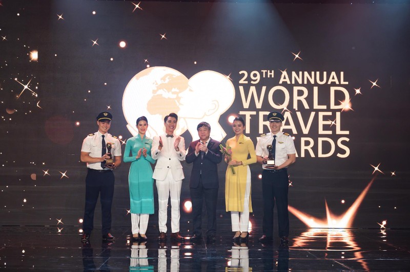 Представители «Vietnam Airlines» на церемонии вручения премии. Фото: spirit.vietnamairlines.com