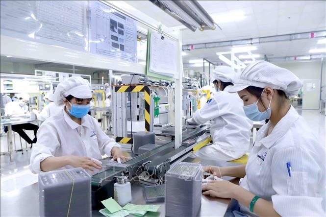 Производство электронных компонентов на предприятии Youngbag ViiNa в промышленном парке Биньсуен (провинция Виньфук). Фото: VNA