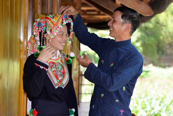 Представители ветви Заолуданг в Ланлуонге сохраняют их объекты культурного наследия, включая костюмы, язык, народные песни Паозунг, традиционные дома на сваях и др.