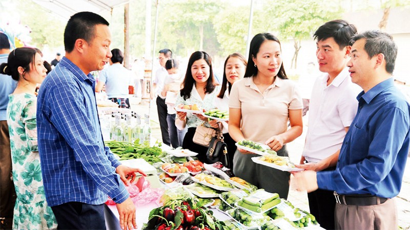 Ярмарка сельскохозяйственных продуктов в провинции Бакнинь в 2023 году.