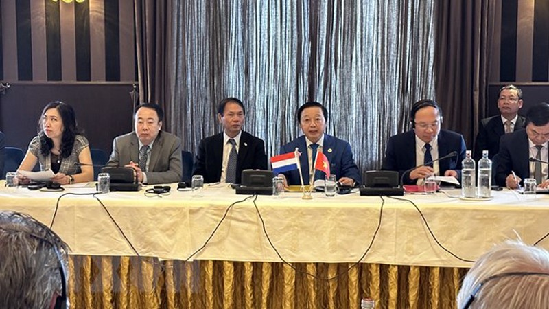 Вьетнамская делегация на 8-м заседании Вьетнамско-нидерландского межправительственного комитета по адаптации к изменению климата и управлению водными ресурсами. Фото: ВИА