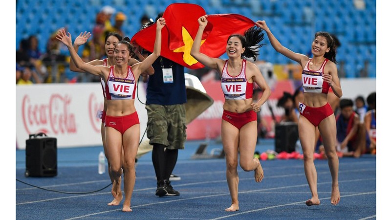 Вьетнамские спортсменки привезли золотую медаль с Чемпионата Азии по легкой атлетике среди женщин. Фото: VOV