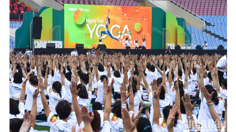 Йога – один из популярных видов спорта во Вьетнаме и во многих странах мира.