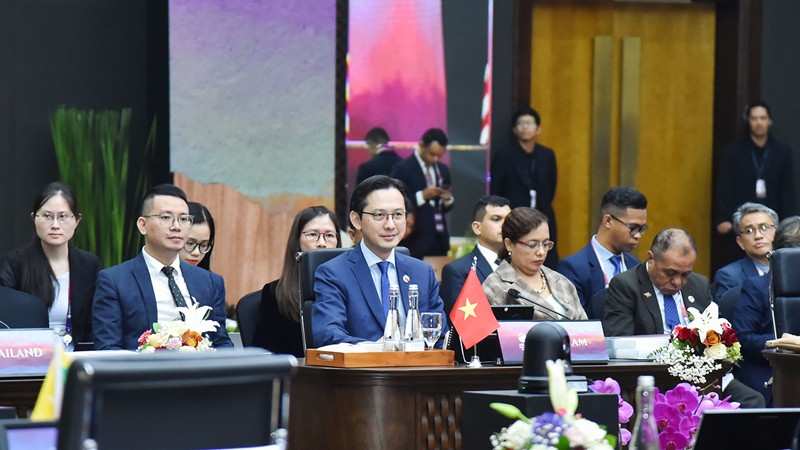 Вьетнамская делегация на совещании Совета Сообщества в сфере политики и безопасности АСЕАН. Фото: МИД Вьетнама