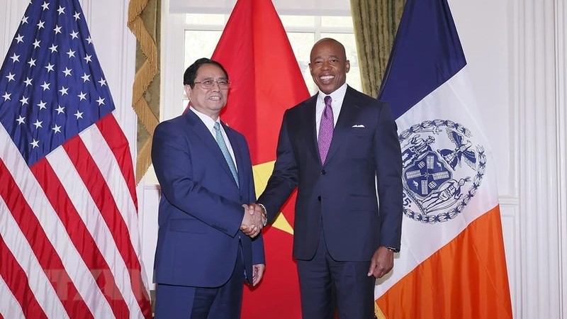 Премьер-министр Фам Минь Тьинь (слева) и Мэр Нью-Йорка Эрик Адамс. Фото: ВИА