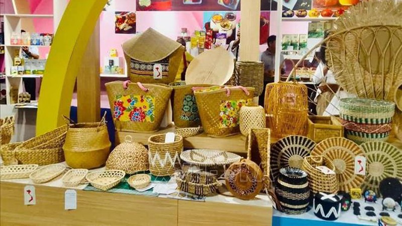 Вьетнамские ремесленные изделия представлены на ярмарке. Фото: ВИА