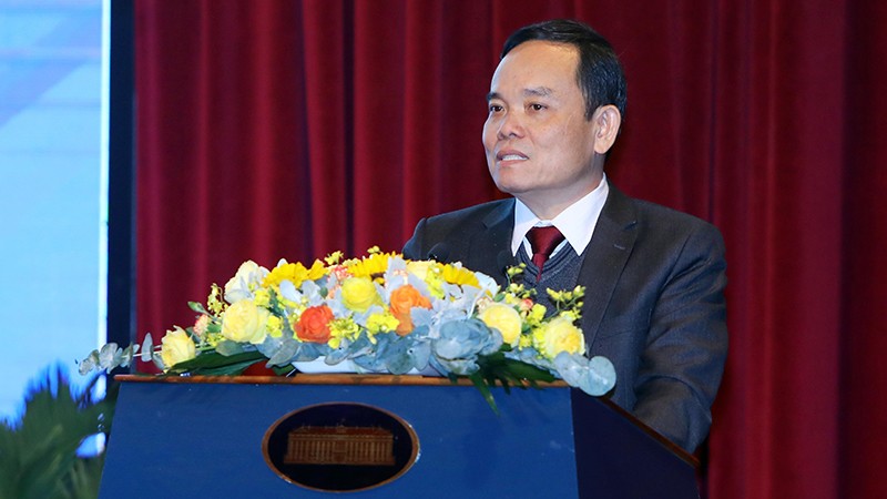 Вице-премьер Чан Лыу Куанг выступает на заседании. Фото: ВИА