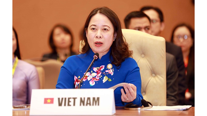 Вице-президент Во Тхи Ань Суан выступает на пленарном заседании 19-го саммита Движения неприсоединения. Фото: ВИА