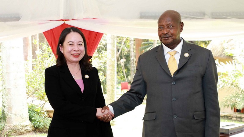 Вице-президент Во Тхи Ань Суан на встрече с Президентом Уганды Йовери Мусевени. Фото: ВИА