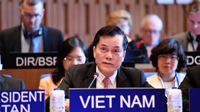 Заместитель министра иностранных дел Вьетнама Ха Ким Нгок выступает на заседании. Фото: ВИА