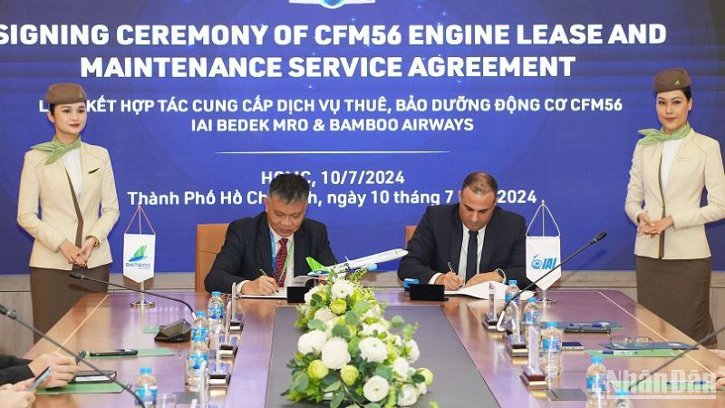 Церемония подписания документов о сотрудничестве между Bamboo Airways и IAI.