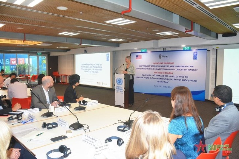 Общий вид семинара по запуску проекта повышения потенциала реализации Конвенции ООН против коррупции во Вьетнаме. Фото: qdnd.vn