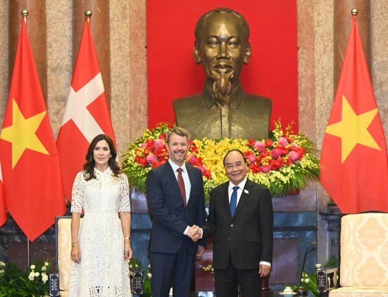 Президент Вьетнама Нгуен Суан Фук и Наследный принц Фредерик с супругой. Фото: Зюи Линь