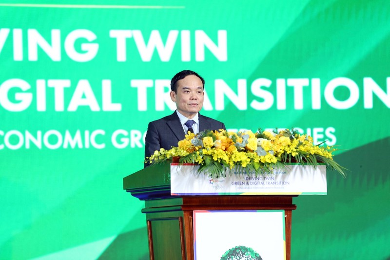Вице-премьер Чан Лыу Куанг выступает на форуме. Фото: thitruongtaichinhtiente.vn