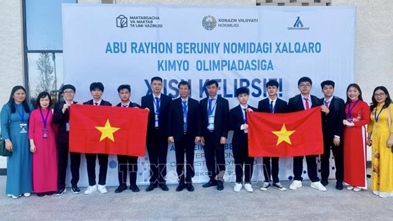 Вьетнамская делегация на Международной олимпиаде по химии имени Абу Райхана Беруни. Фото: ВИА