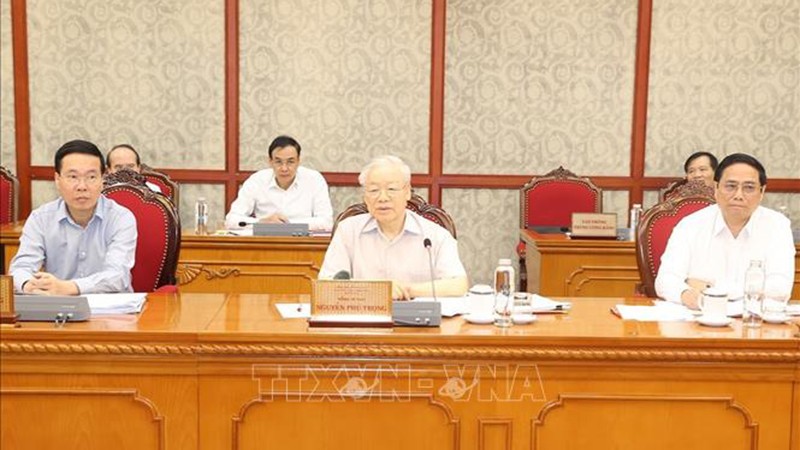 Генеральный секретарь ЦК КПВ Нгуен Фу Чонг выступает с речью на заседании. Фото: ВИА