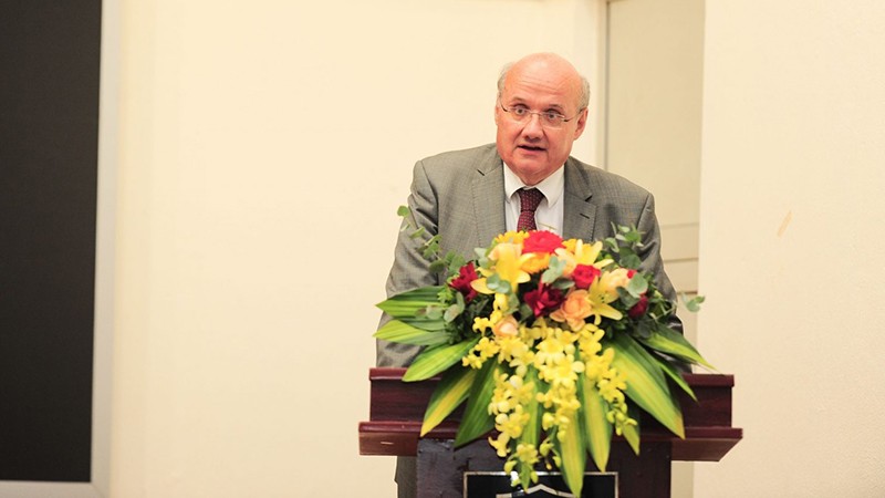 Посол Австрии во Вьетнаме Ханс-Петер Гланцер. Фото: ulis.vnu.edu.vn
