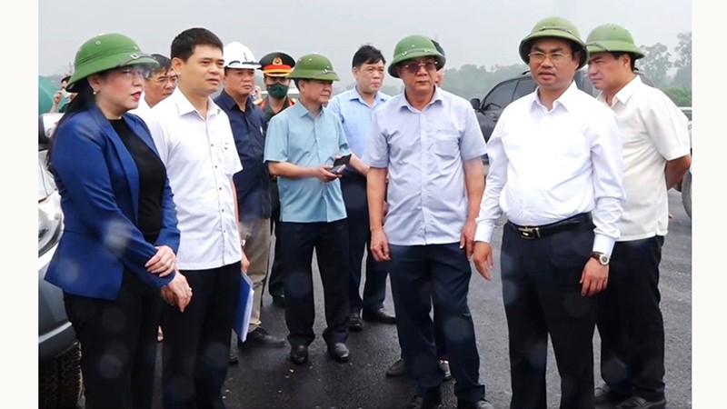 Руководители провинции Тхайнгуен часто руководят устранением трудностей для крупных и ключевых проектов на низовом уровне. 