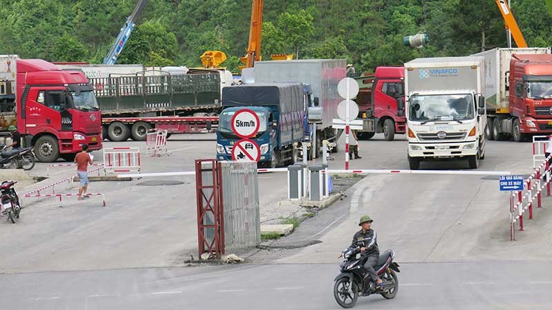 Станция погрузки и разгрузки импортных и экспортных товаров у международного КПП Хыунги АО Хыунги Суанкыонг. Фото: Хунг Чанг