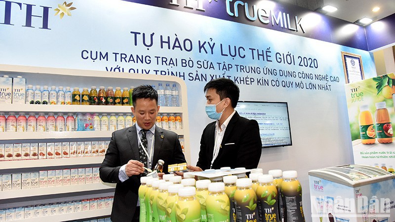 Продукты корпорации TH True milk, произведенные по замкнутой линии, всегда вызывают интерес у потребителей. Фото: Чан Хай