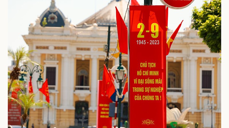 Баннеры и плакаты в честь 78-го Национального праздника Вьетнама на улице Ханоя. Фото: vietnamplus.vn