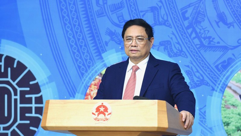 Премьер-министр Фам Минь Тьинь выступает на форуме. Фото: Чан Хай