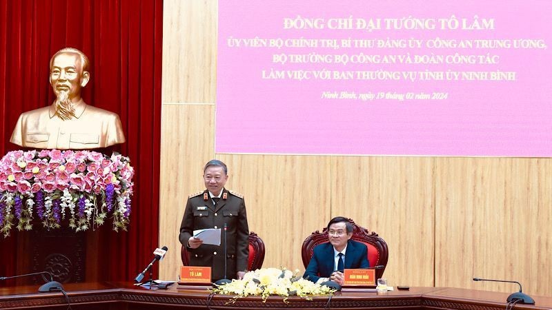Генерал армии То Лам выступает на рабочей встрече. Фото: Суан Чыонг 