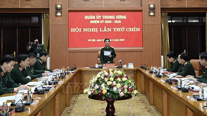 Генерал армии Фан Ван Жанг выступает на конференции. Фото: ВИА