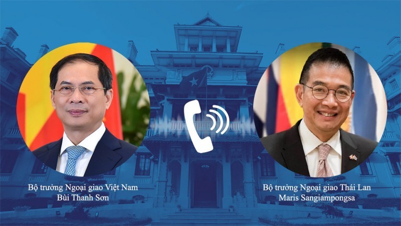 Министр иностранных дел Буй Тхань Шон проводит телефонный разговор с Министром иностранных дел Таиланда Марисом Сангиампонгсой.