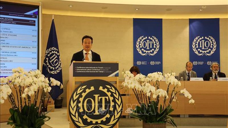 Посол Май Фан Зунг выступает на 112-й сессии Международной конференции труда. Фото: ВИА