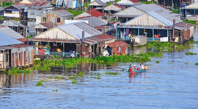 Плавучие дома являются характерной особенностью Западного Вьетнама. 