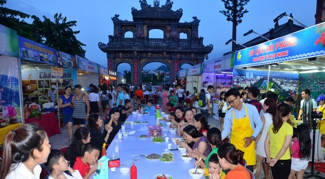 Фестиваль привлек большое количество посетителей. Фото: baoquangninh.com.vn