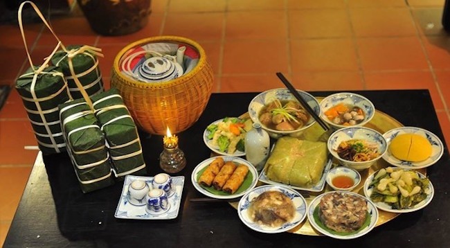 Праздничный стол вьетнамцев во время Тэта. Фото: vietnamnet.vn