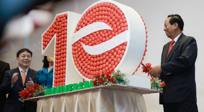 Церемония, посвященная 10-летнему юбилею со дня начала бизнеса Metfone в Камбодже. Фото: vtv.vn