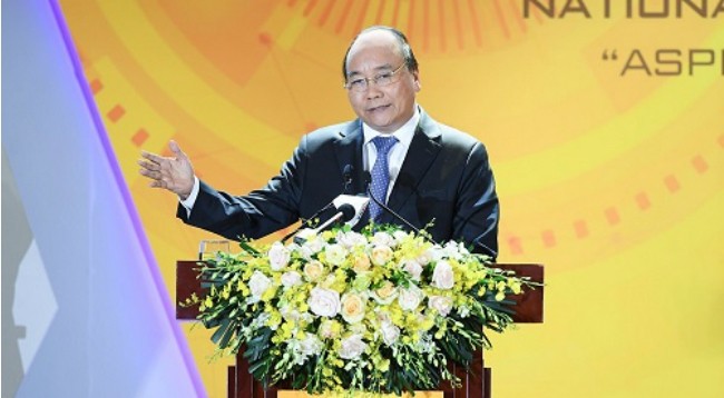 Премьер-министр Вьетнама Нгуен Суан Фук выступает на форуме. Фото: VGP 