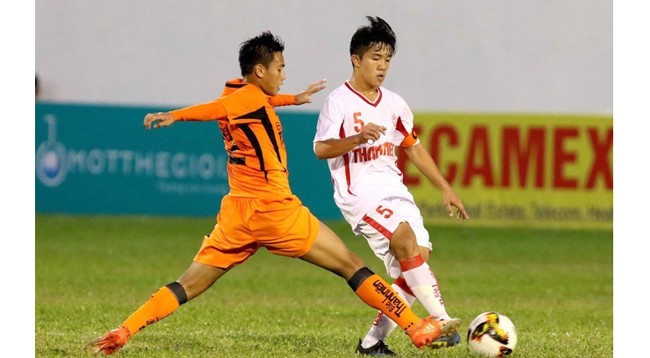 Вьетнамский игрок Нгуен Тхань Кхой (в белом) будет участвовать в матче. Фото: soha.vn 