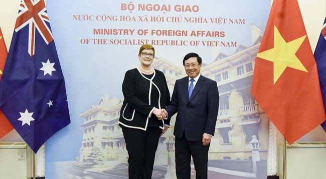Вице-премьер, Министр иностранных дел Вьетнама Фам Бинь Минь (справа) и Министр иностранных дел Австралии Марис Пейн. Фото: baoquocte.vn