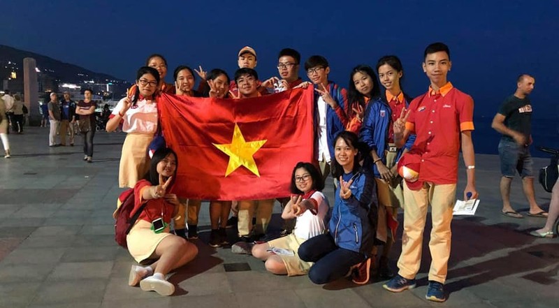 Вьетнамская делегация в лагере «Артек».