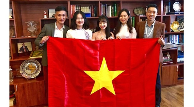 Члены вьетнамской делегации. Фото: Хай Нам