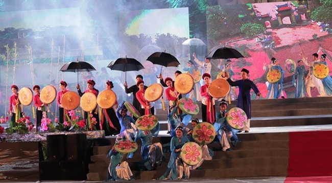 Художественный номер на церемонии открытия. Фото: baovanhoa.vn
